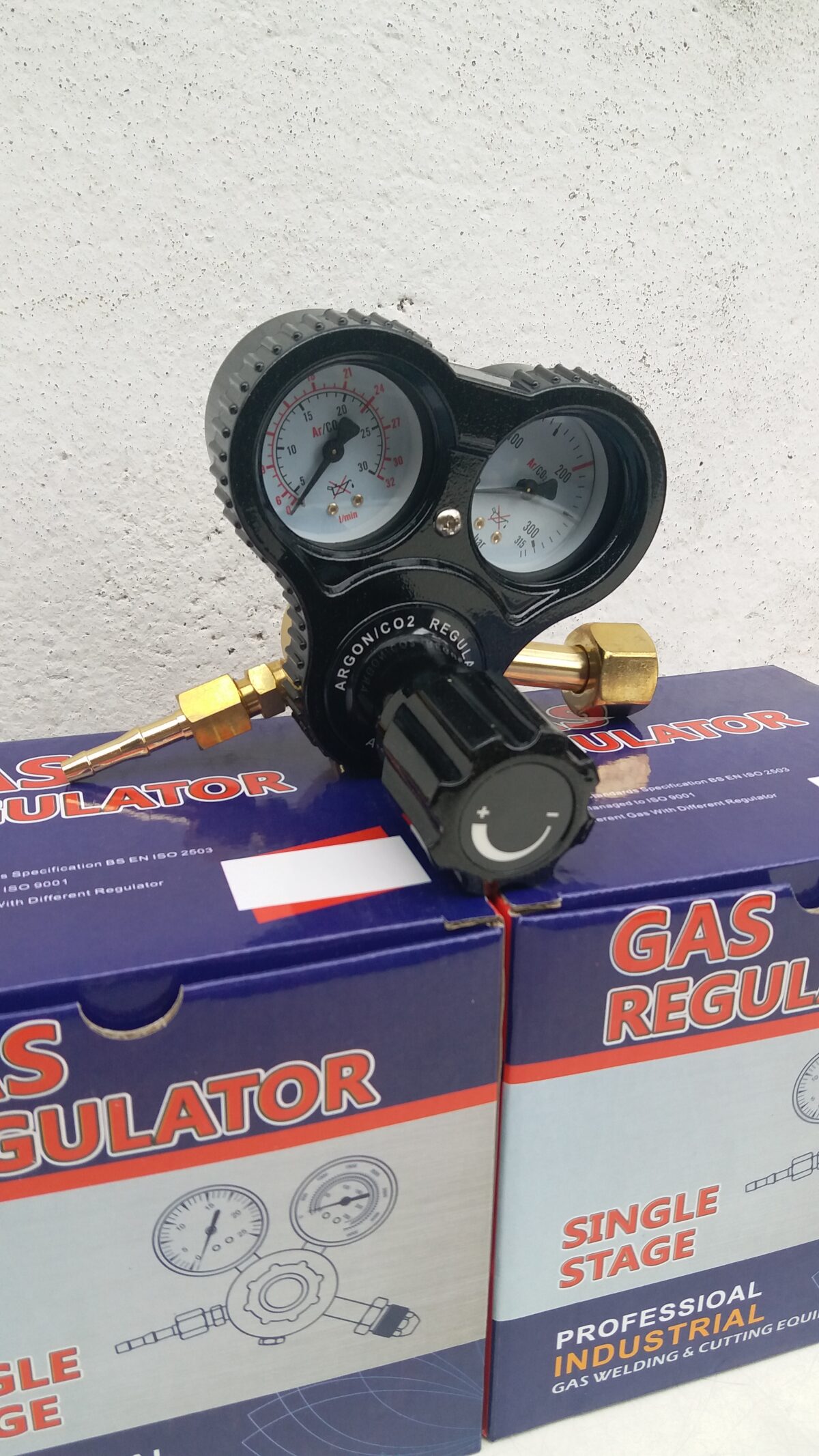 Regulator pritiska za co2 i argon REGULATOR PRITISKA ZA CO2 I ARGON